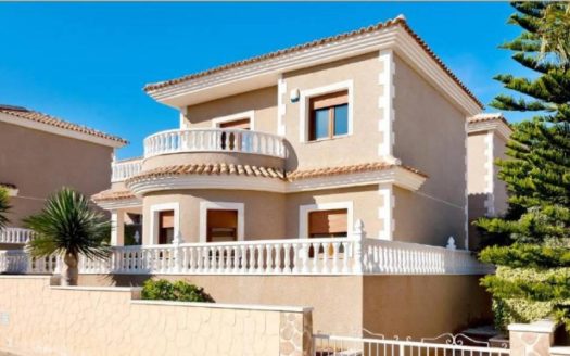 Villa in Torrevieja (CSR112)
