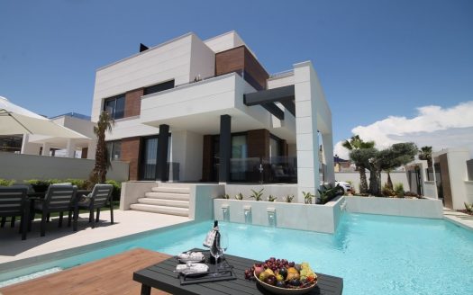 Villa in Torrevieja (N7014)
